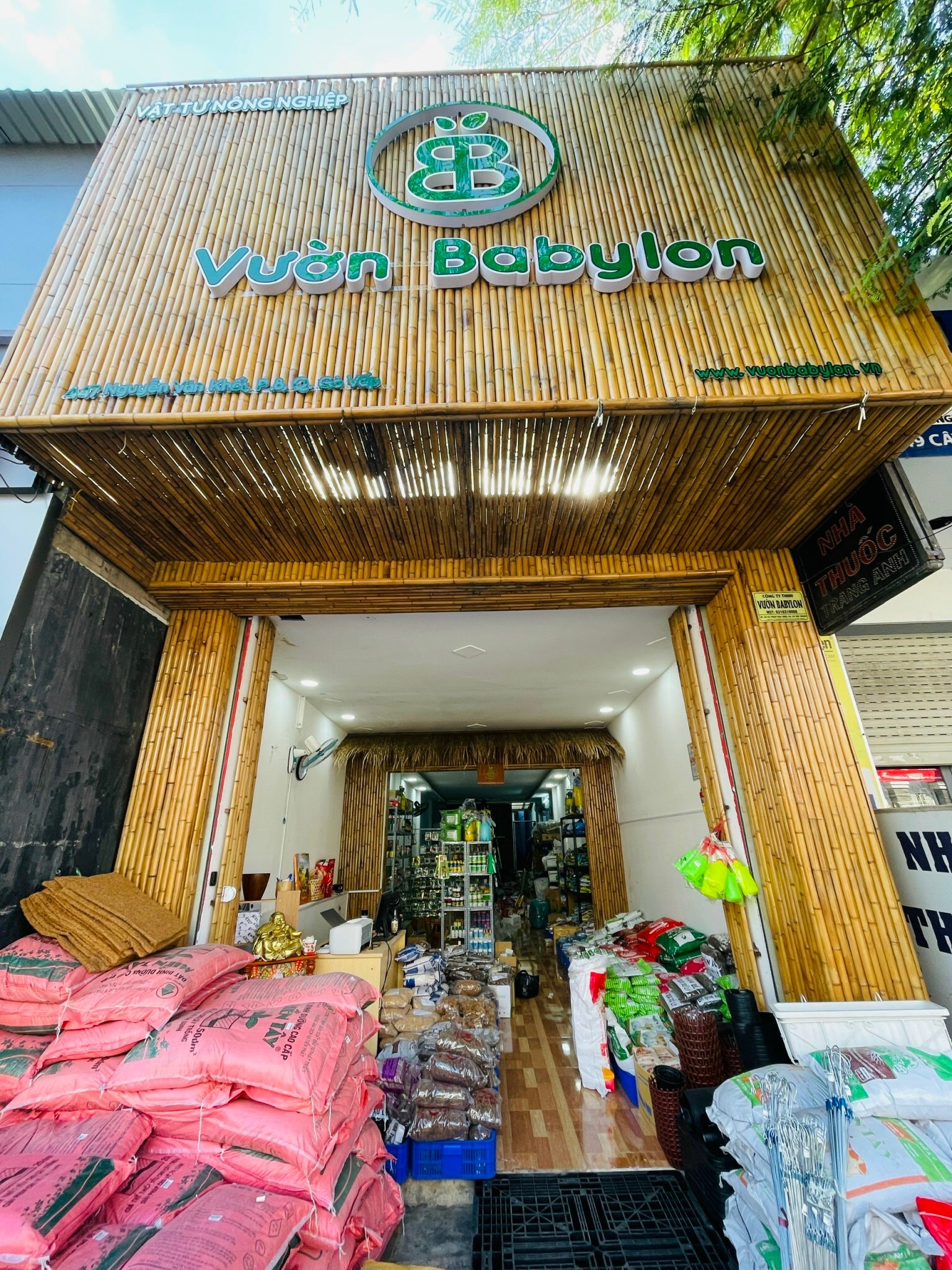 cửa hàng vật tư nông nghiệp vườn babylon